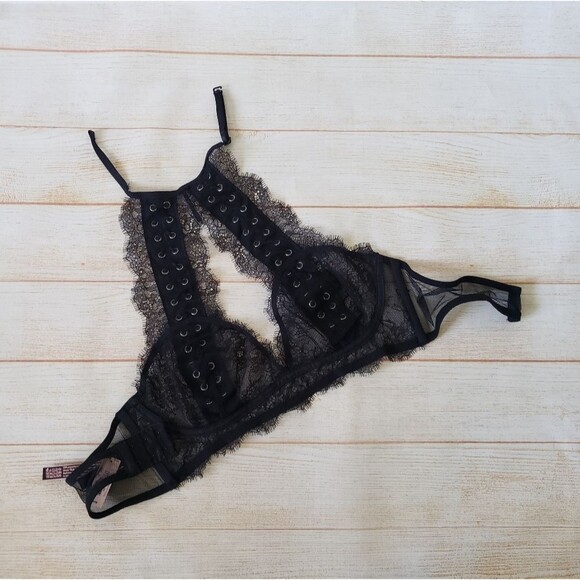 Victoria's Secret Eyelash Lace Mesh Keyhole Front Halter Bralette Black Medium - Picture 8 of 11